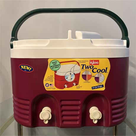 Igloo Two Cooler - 2 Compartment Cooler
