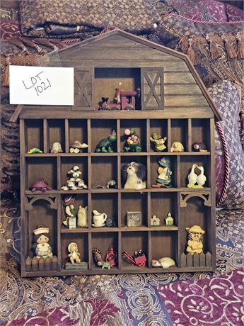 Wood Barn Mini Display Shelf with Mini Collection