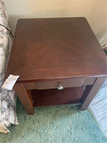 Mahogany End/Side Table With Drawer