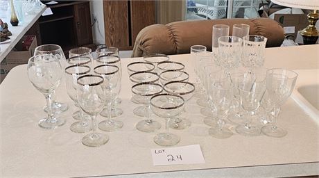 Mixed Wine Glasses- Sizes, Style & Maker Vary