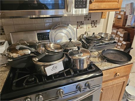 Mixed Pots & Pans Lot: Kitchen Essentials / Lodge Cast Iron Pan & More