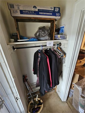 Cleanout:Mixed Brushes/Shoe Rack/Ladies Coats & More