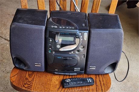 Philips Magnavox AM/FM Radio/ CD Player/Tape Deck w/ Remote