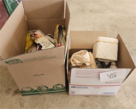 Mixed Decor & Misc Lot- Tissue Holder, Soap Dispenser's, Cleaning Supplies &