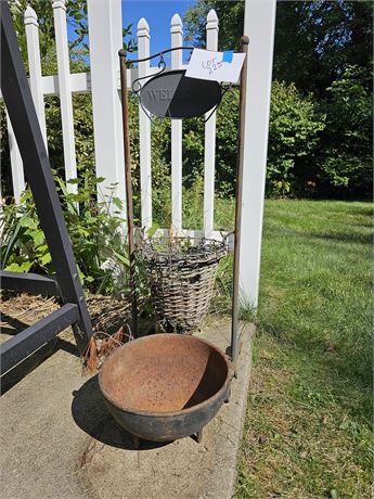 Welcome Planter & #9 Cast Iron Crockpot