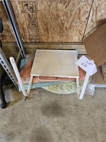 Mixed Indoor/Outdoor Mats & Tv Table