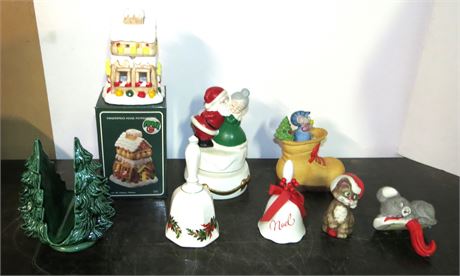 Christmas Decorations: Music Boxes