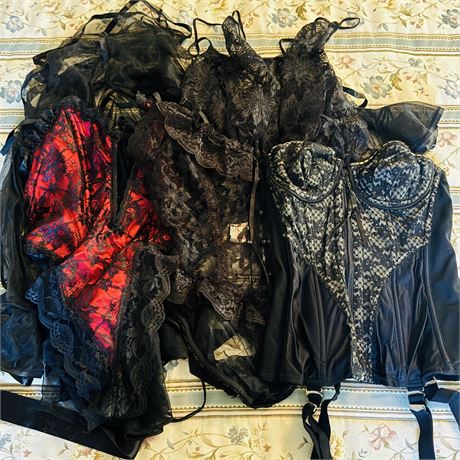Women's Vintage Lingerie - 5 Pieces Like New