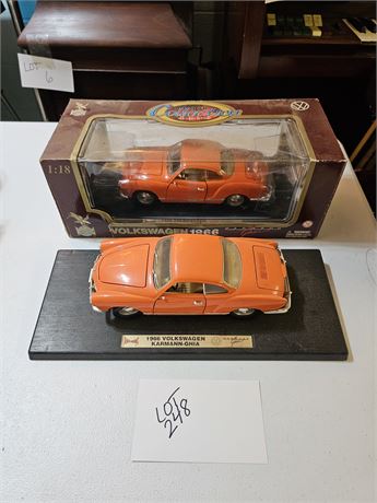 Road Legends 1966 1:18 Scale Volkswagon Model Cars