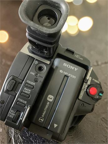 Vintage Sony Handycam Hi8 Camcorder/Video Recorder