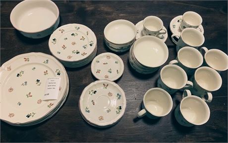 Villeroy & Boch Petite Fleur Pattern Porcelain Dinnerware Set
