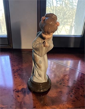Lladró Sayonara Japanese Porcelain Figurine Model #4989