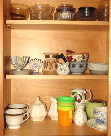 Kitchen Cabinet Cleanout: Cups, Bowls, Etc