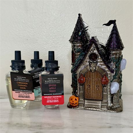 New Bath & Body Works Haunted Castle Halloween Projector Wallflower + Refills