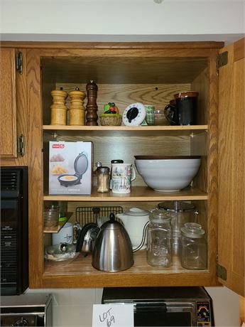 Kitchen Cupboard Cleanout:S&P Sets/Mixing Bowls/Mini Griddle/Canisters & More