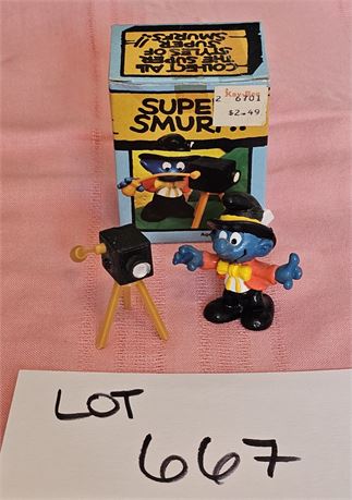 Vintage Original PVC Peyo Schleich Super Smurf 1981