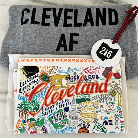 New CLEVELAND OHIO Gift Bundle! Large T-Shirt, City Dish Towel & Ornament