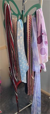 Beautiful Assorted Color & Style Scarves Lot 1