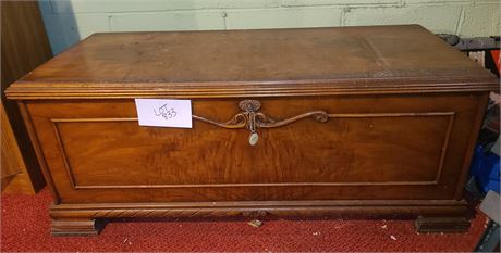 Roos Cedar Chest