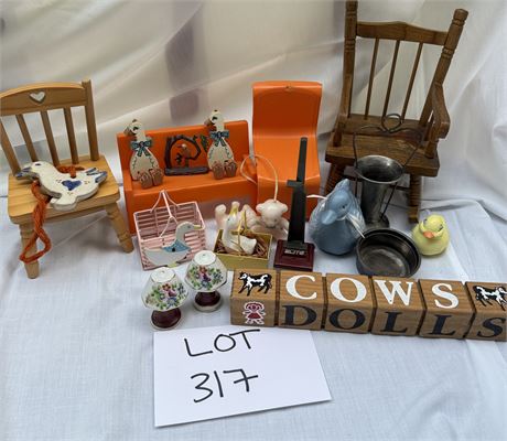 Mixed Vintage Doll House Items & More