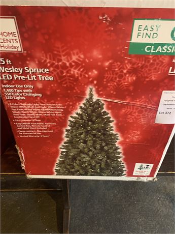 Home Accents Holiday 7.5 ft Wesley Spruce LED Pre-lit Artificial Christmas Tree