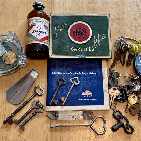 Mixed Lot - Various Keys and Vintage Advertising Items