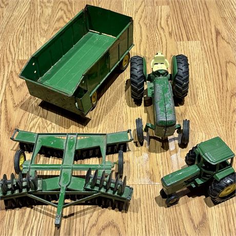 John Deere Metal Tractors (Lot 2)