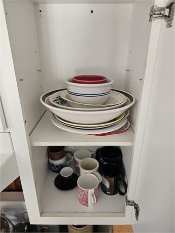 Cupboard Cleanout:Mixed Mugs / Cups & Different Size Bowls