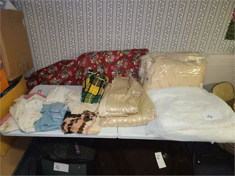 Mixed Linen Lot:Pillows/Full Mattress Covers/Vintage Gold & White Drapes & More