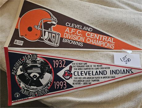 1993 Memories Remain Cleveland Indians Pennant 1932-1933 & Browns Pennant