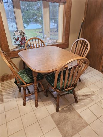 Cochrane Wood Kitchen Table with Wings & 4 Chairs