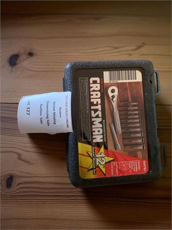 Craftsman #934781 12-Piece Socket Wrench Set In Case