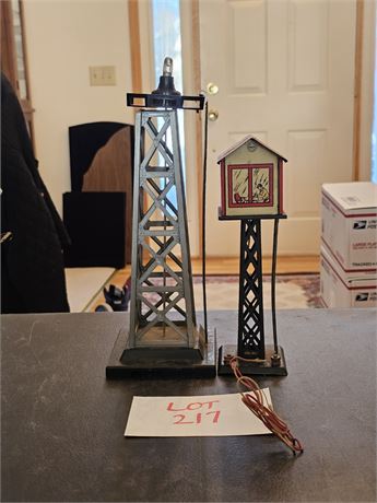 Marx 413 Switchman's Tower & Revolving Beacon Tower (Beacon Tower Damaged)