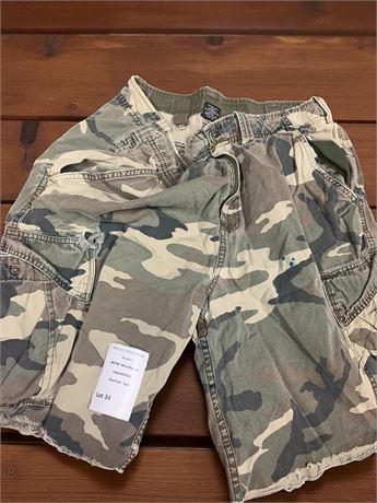 Trans Nine Camouflage/Camo Cut Off Elastic Waist Shorts Size 38 x 33