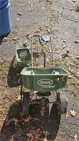 Scotts Speedy Green 1000 Spreader & Hand Held Spreader