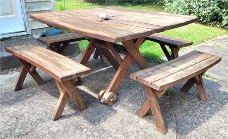 Picnic Table & 4 Benches