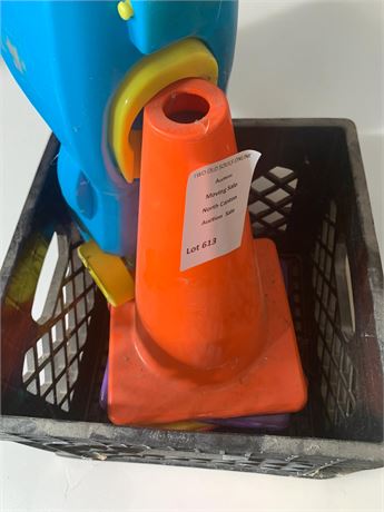 Kid's Plastic Golf Bag Toy W/Cones