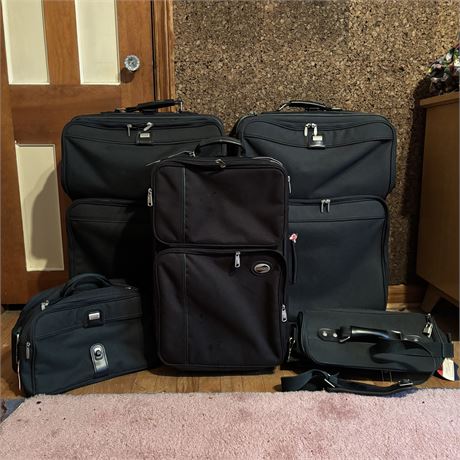 American Tourister Hunter Green & Black Soft Sided Luggage Sets