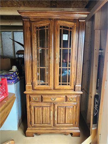 Cochrane Corner Hutch