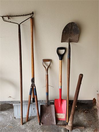 Yard Tools Lot