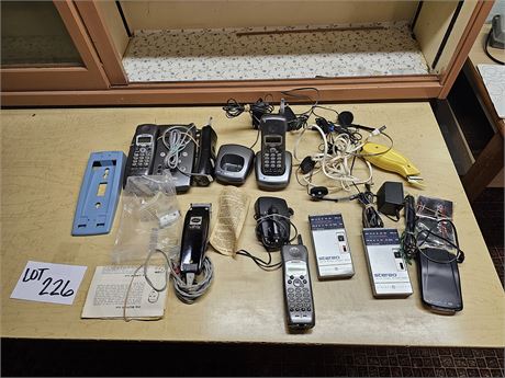 Mixed Small Electronics:Cordless Phones/Sunbeam Trimmer/GE Headset Radios