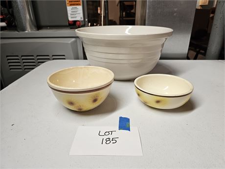 Roseville, OH Large Pottery Mixing Bowl & Hull Daisy Bowls