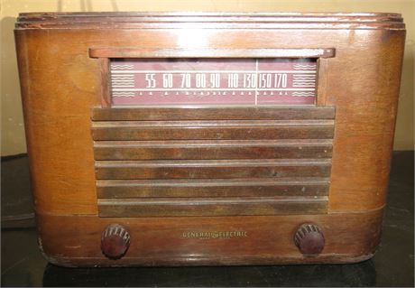 Antique General Electric Radio