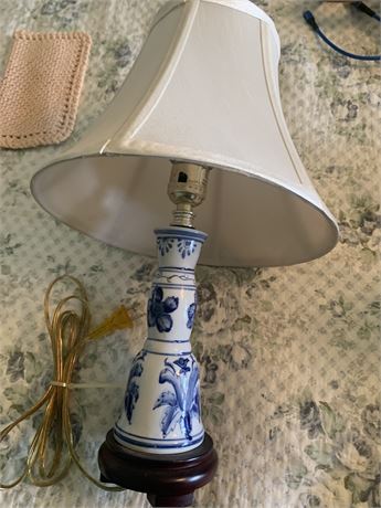 Ceramic Blue & White Table Lamp With Floral Design