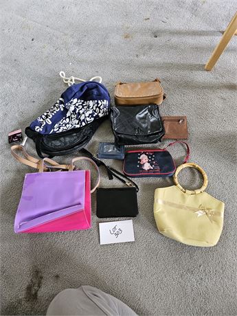 Mixed Ladies Purse Lot- Maker Color, Style & Size Vary