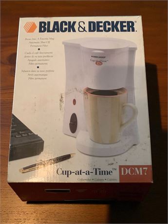 Black & Decker Cup-at-a-Time Personal Coffeemaker Model DCM7 Original Box