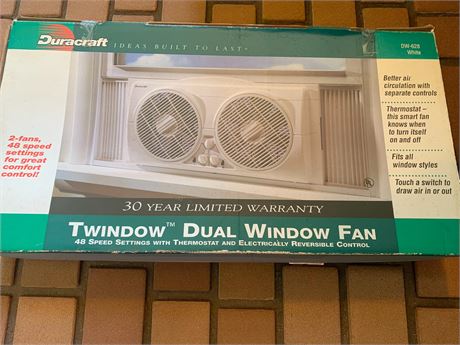 White Duracraft Twindow Dual Window Fan Model DW-628 In Original Box