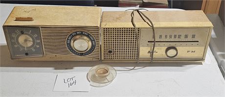 Motorola Clock Radio & Arvin AM FM Radio