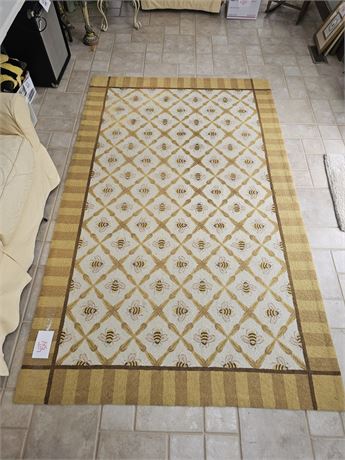 C & F 100% Wool Backing with Cotton Bumble Bee Area Rug