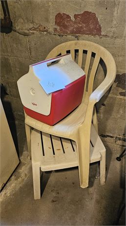 Igloo Cooler & Outdoor Standard Size Plastic Table & Chair